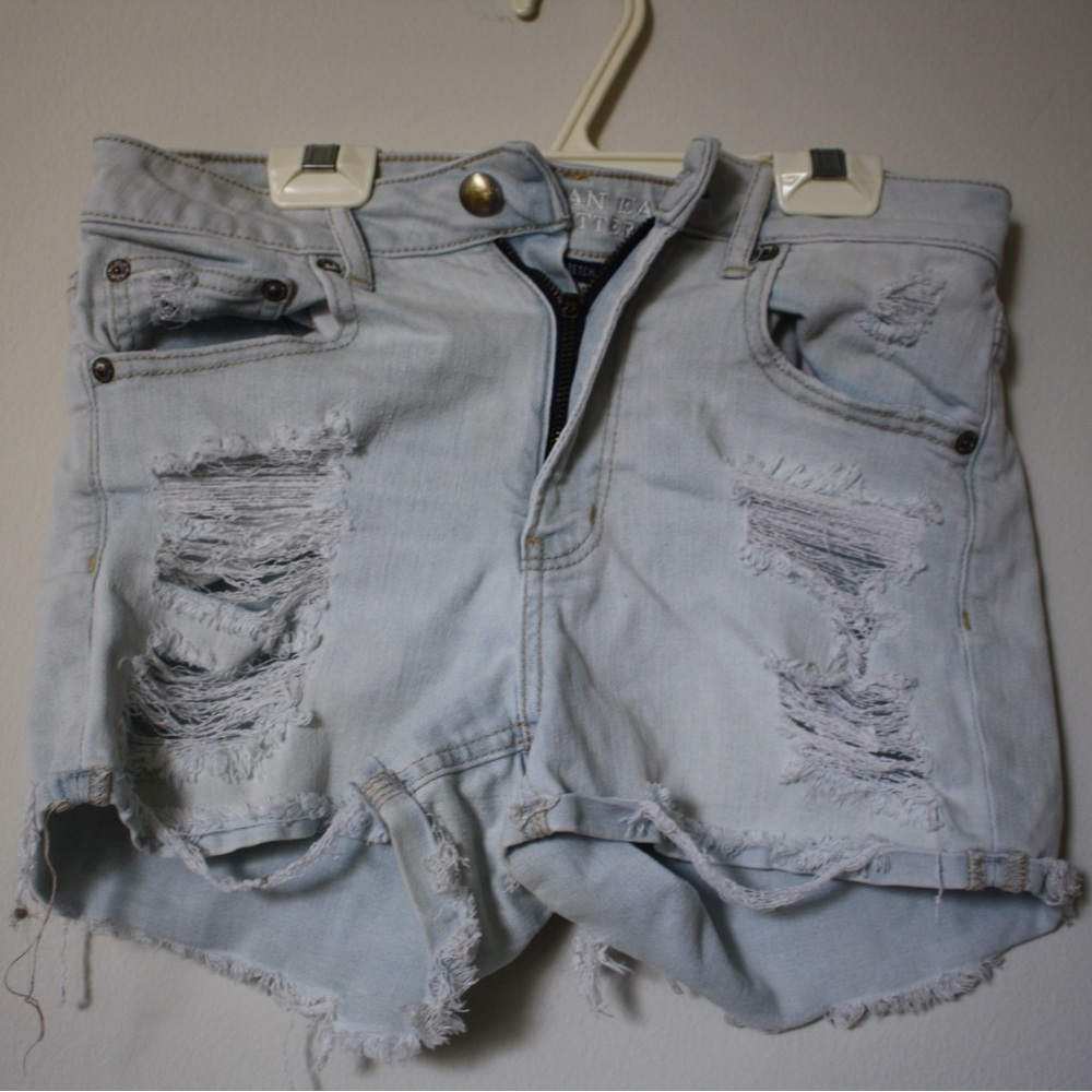 American Eagle Light Blue Distressed Denim Shorts Size 6